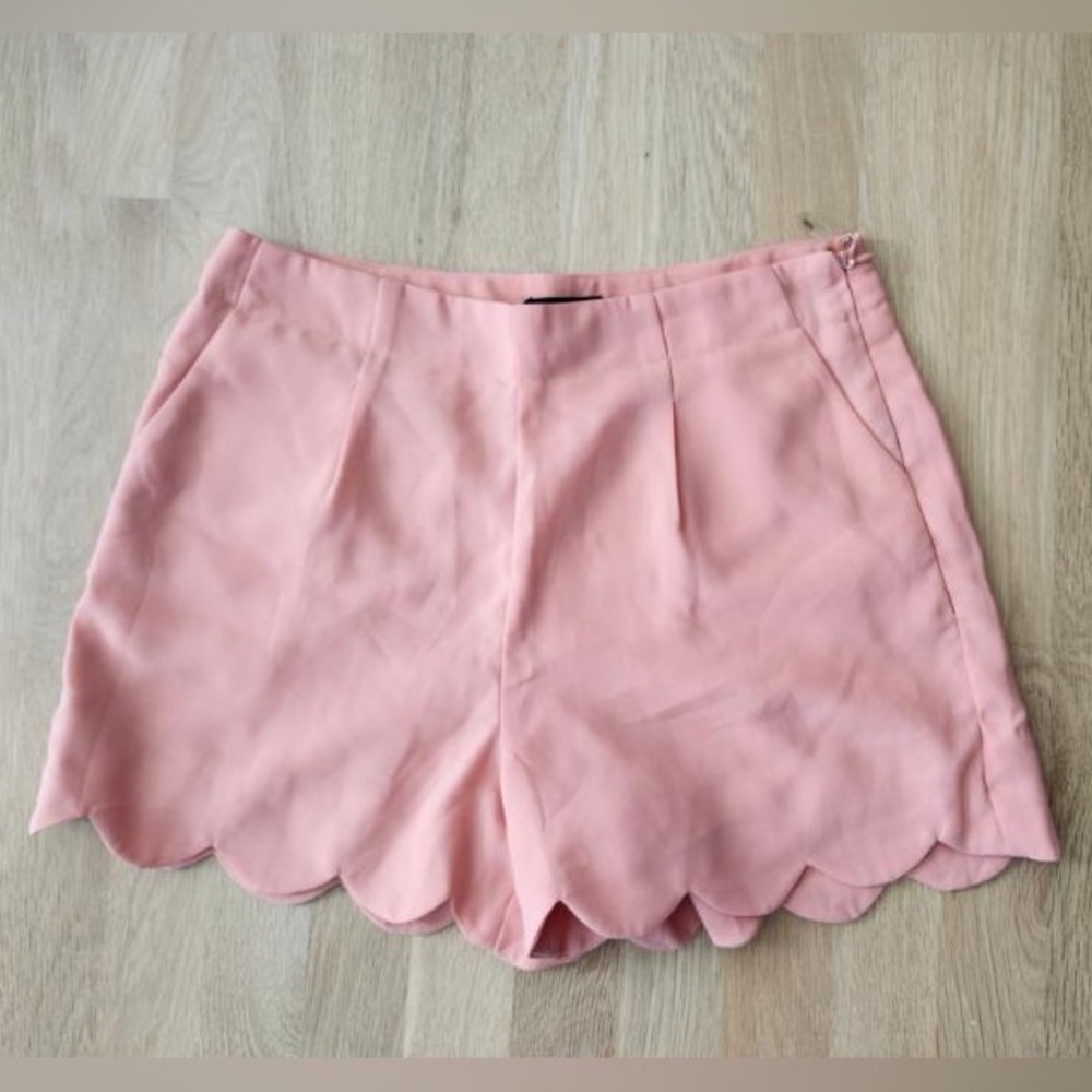 Coral Scalloped Shorts M